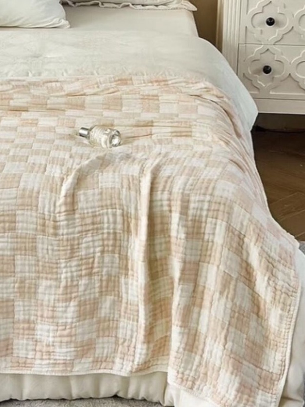 Gingham Beige + White Quilt Throw Size New Prewashed Hand Crafted Medium Check - Picture 8 of 12